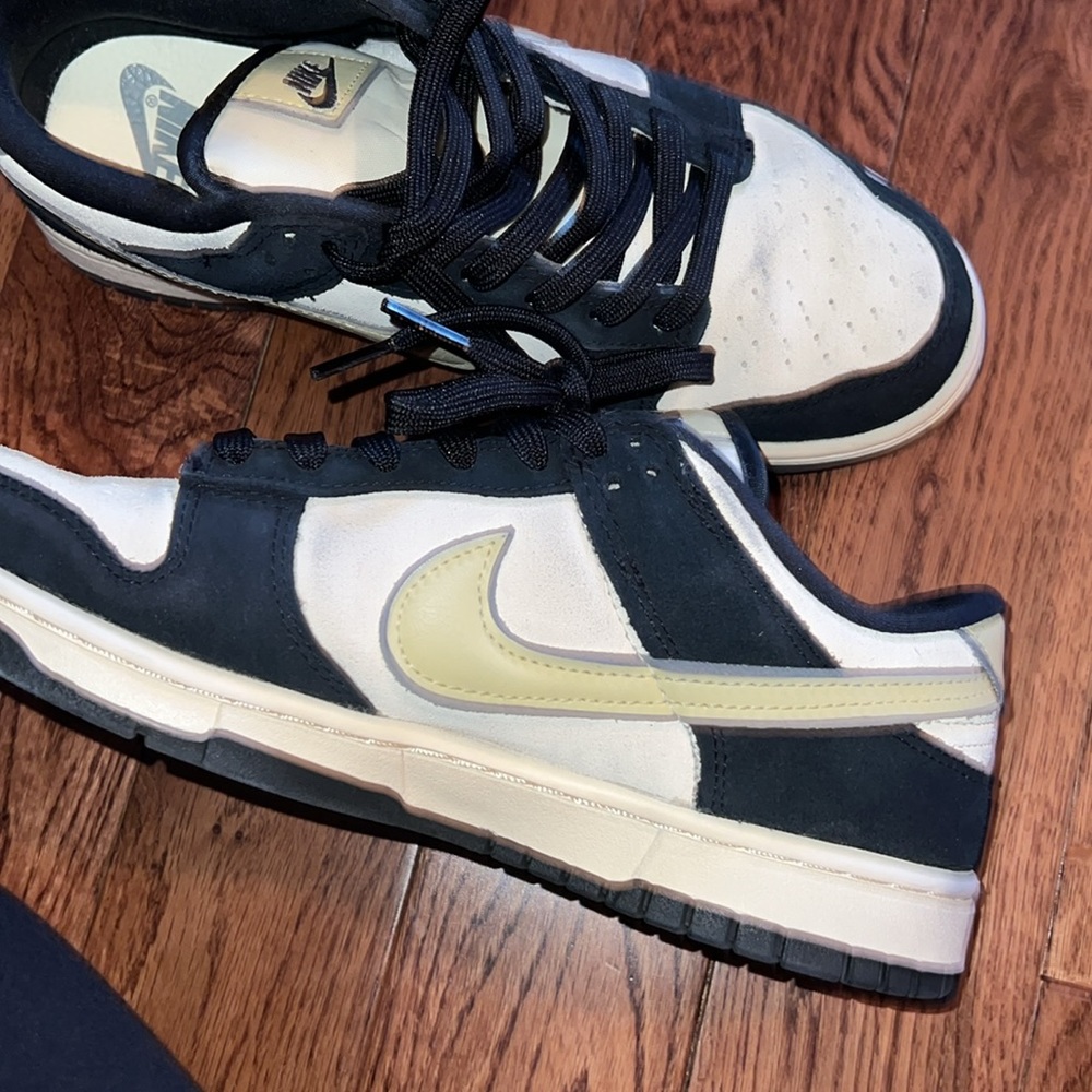 NIKE DUNK LOW LX